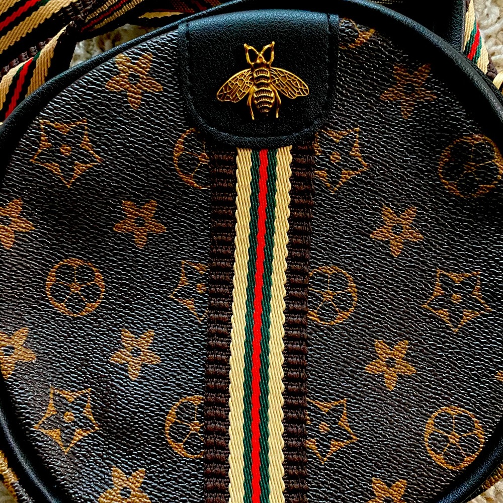 Bee 🐝 Stripped Small Crossbody